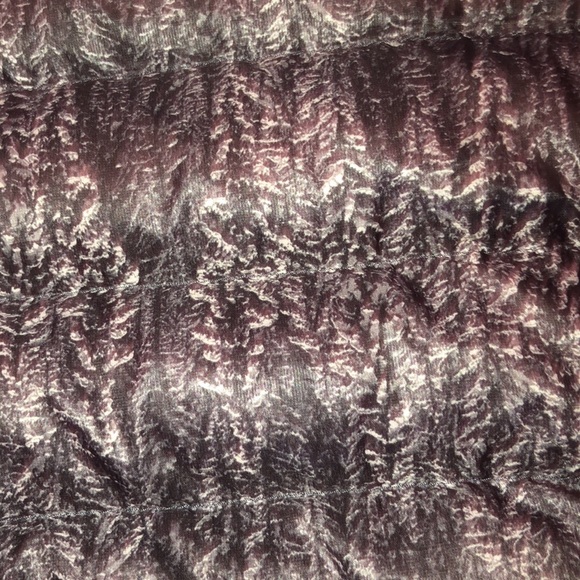 LIKE NEW PATAGONIA MENS DOWN JACKET - Picture 4 of 5